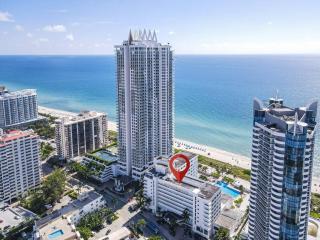 Ventur Loft 2-Story Beachfront Scenic Views - 9