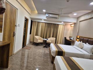 Hotel Grace Galaxy - Bombay - 8