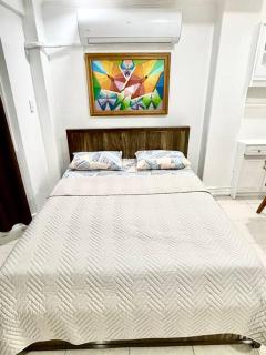 SPACIOUS Prime Location with FREE Parking - Iloilo - 1