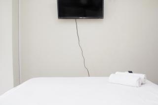 Cozy Studio at Mont Blanc Apartment By Travelio - Bekasi - 9