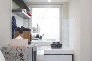 Cozy Studio at Mont Blanc Apartment By Travelio - Bekasi - 3