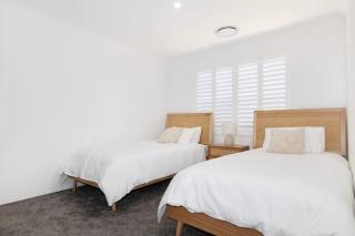 Newly Built Luxury Modern Home - Dunsborough - 4