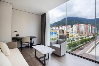 Atour Hotel Linzhi Bayi Nanyue Avenue - 2