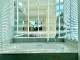 Karon Seaview Beachfront - 2 BR Apartment At Paradox Residence - Praia de Karon - 9