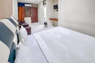 Fajar Indah Hotel Mitra RedDoorz - Karanganyar - 6