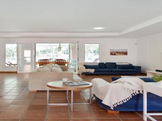 Villa Maspalomas Lux Luxury Retreat In Gran Canaria Private Heated Pool Wonderdul Terrace Area With Dining Area And Bbq Minutes From Popular, - Las Palmas de Gran Canárias - 0