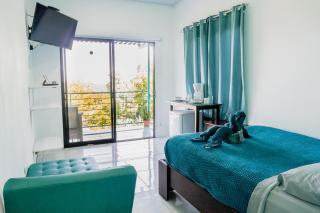 Oceans Breeze Apartment and Rooms - 1