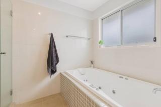 Casuarina Calm - Beach House with Pool by uHoliday - Casuarina - 5