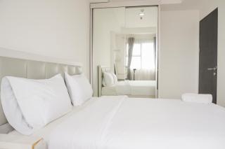 Minimalist and Homey 1BR at Belmont Residence Puri Apartment By Travelio - 7