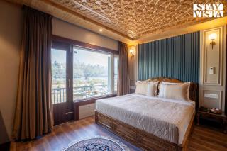 StayVista at Khwab Villa with Lawn, BBQ - 1