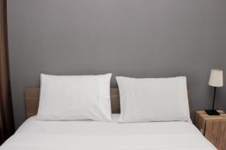 Modern 2BR at Springlake Summarecon Bekasi Apartment By Travelio - Bekasi - 9