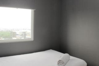 Modern 2BR at Springlake Summarecon Bekasi Apartment By Travelio - Bekasi - 3