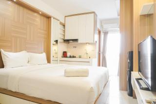 Nice and Cozy Studio at Cinere Resort Apartment By Travelio - Depok - 9