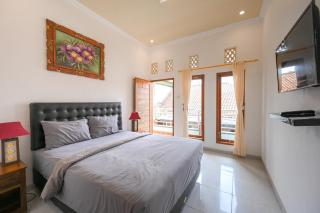 Ceria Guesthouse Seminyak Mitra RedDoorz - Seminyak - 3