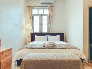 Sathiti Cafe & Bed - Vientiane - 0