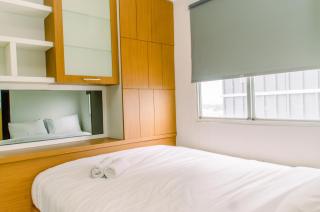 Cozy Living 2BR at Serpong Greenview Apartment By Travelio - 8