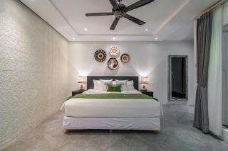 Villa Alchemy Private 4 BR Eat Street 10 steps to Revolver Cafe - 2