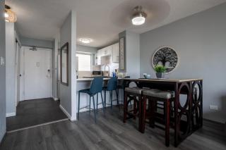 2 bedroom Waikiki Condo Sleeps 6 Free Parking - Honolulu - 4