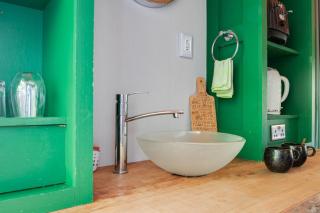 Serene and Cozy Getaway Steps to Beach and Hot Tub - Comber - 9