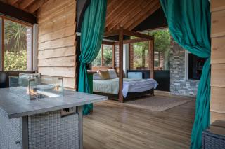 Serene and Cozy Getaway Steps to Beach and Hot Tub - Comber - 8