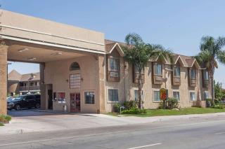 Super 8 by Wyndham Bakersfield South CA - Bakersfield - 0