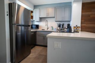 Spacious 2 Bedroom, 1 bath Waikiki Condo - Honolulu - 5