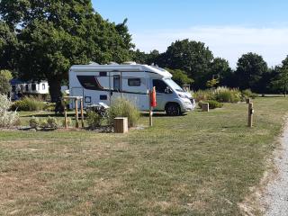 Camping Les Brillas - Les Moutiers - 9