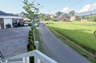 RedDoorz Syariah at Djaya Guest House Padang - 3