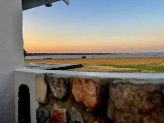 Vaal Dam Waterfront Holiday Home - 7
