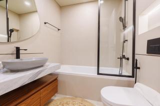Spacious 4BR in Madinat Jumeirah Living - Dubai - 1