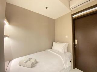 Well Furnished and Private 2BR Mekarwangi Square Cibaduyut Apartment By Travelio - Bandung - 4