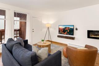 Comfort, Style, Short Walk to Town Park & Gondola condo - 4