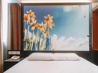 Amrise Hotel Geylang, 11Hrs, Stay from 10PM to 9AM - 2