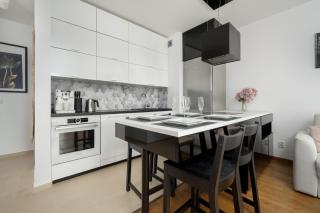 Apartment Wrocław Atal Tower by Noclegi Renters - 8