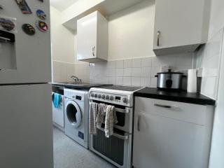 1-Bed Flat with Fast Wi-Fi in prime location 15mins from central london - Londra - 6