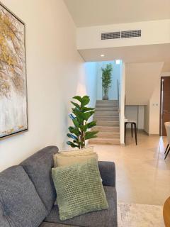 Luxury Villa Escape Comfort at Its Best - 1