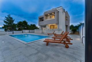 Villa with pool, 50 m from the sandy beach - ID 2209 by Traveler tourist agency Krk - Zaton - 7