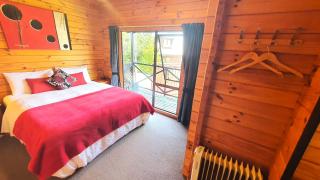 Hanmer's Coziest - 1