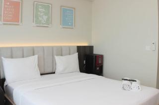Comfort and Simply Studio Springlake Summarecon Bekasi Apartment By Travelio - Bekasi - 9