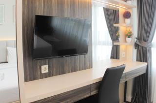 Comfort and Simply Studio Springlake Summarecon Bekasi Apartment By Travelio - Bekasi - 3