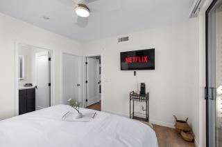 Stylish 2 Bedroom King Bed EVCharger Pet-Friendly Balcony - 4