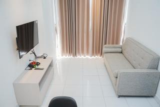 Comfort and Simple 1BR at Casa De Parco Apartment By Travelio - 6