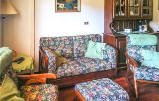 2 Bedroom Cozy Apartment In San Massimo - 8