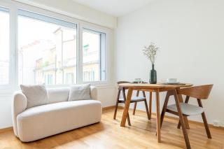 Stylish Lakeside Studio - 9