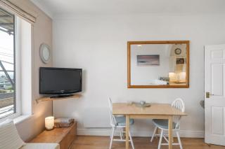 Apartment Expansive Sea Views Private Parking - 3