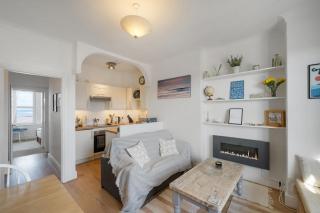 Apartment Expansive Sea Views Private Parking - 7