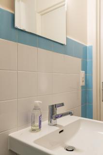 Stylish Lakeside Studio - 1