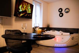 Suite Romantique Jacuzzi - Moulins - 0