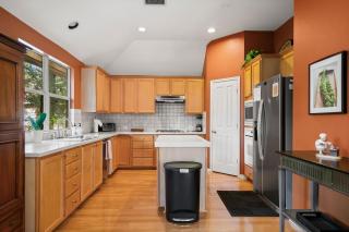 Cozy Home in The Woodlands - 4
