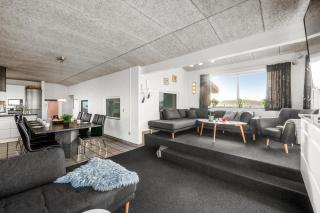 Family-Friendly Holiday Home With Indoor Pool And Outdoor Spa 100 Meters From The North Sea, - Ringkøbing - 8